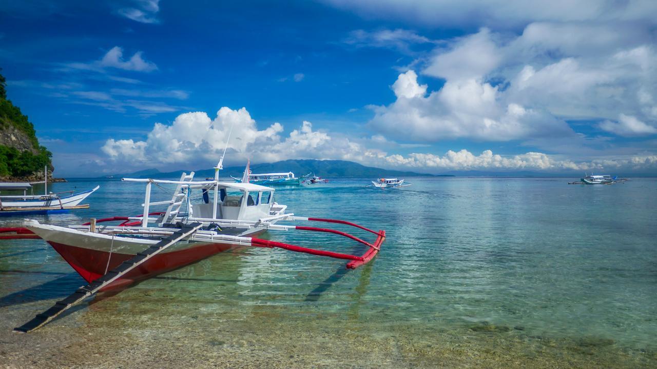 Atlantis Dive Resort Puerto Galera Exterior photo